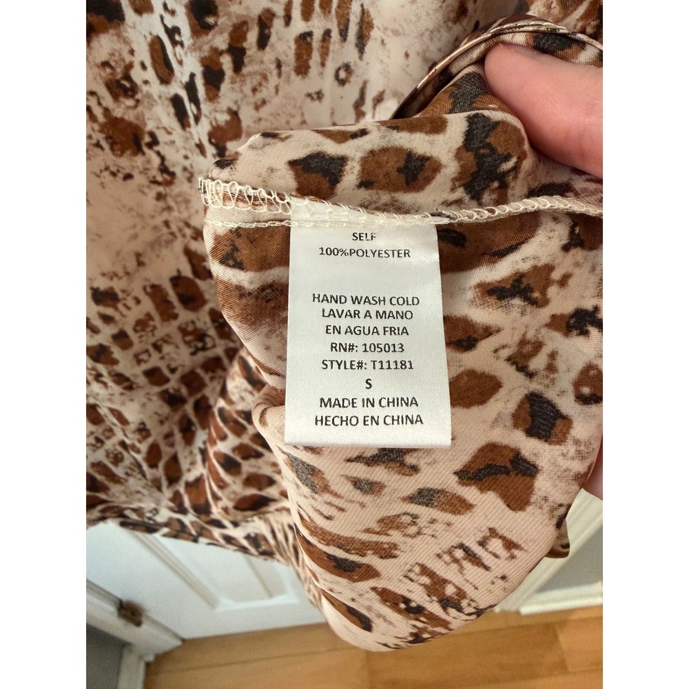 Andree by Unit Blouse Womens Small Brown Animal Print V-Neck Short Sleeve T11181 - Picture 2 of 4